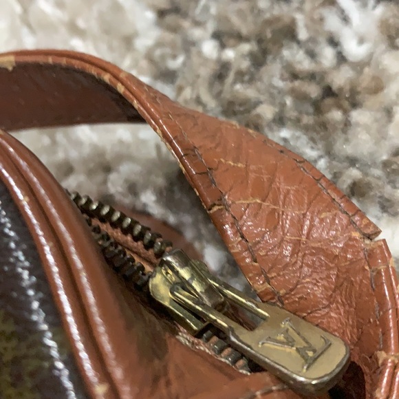 Louis Vuitton Amazon Crossbody - Picture 14 of 17